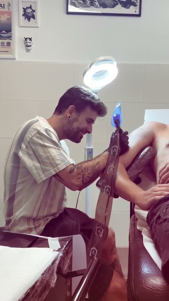 Interior del estudio Tsunami Tattoo en Cambrils